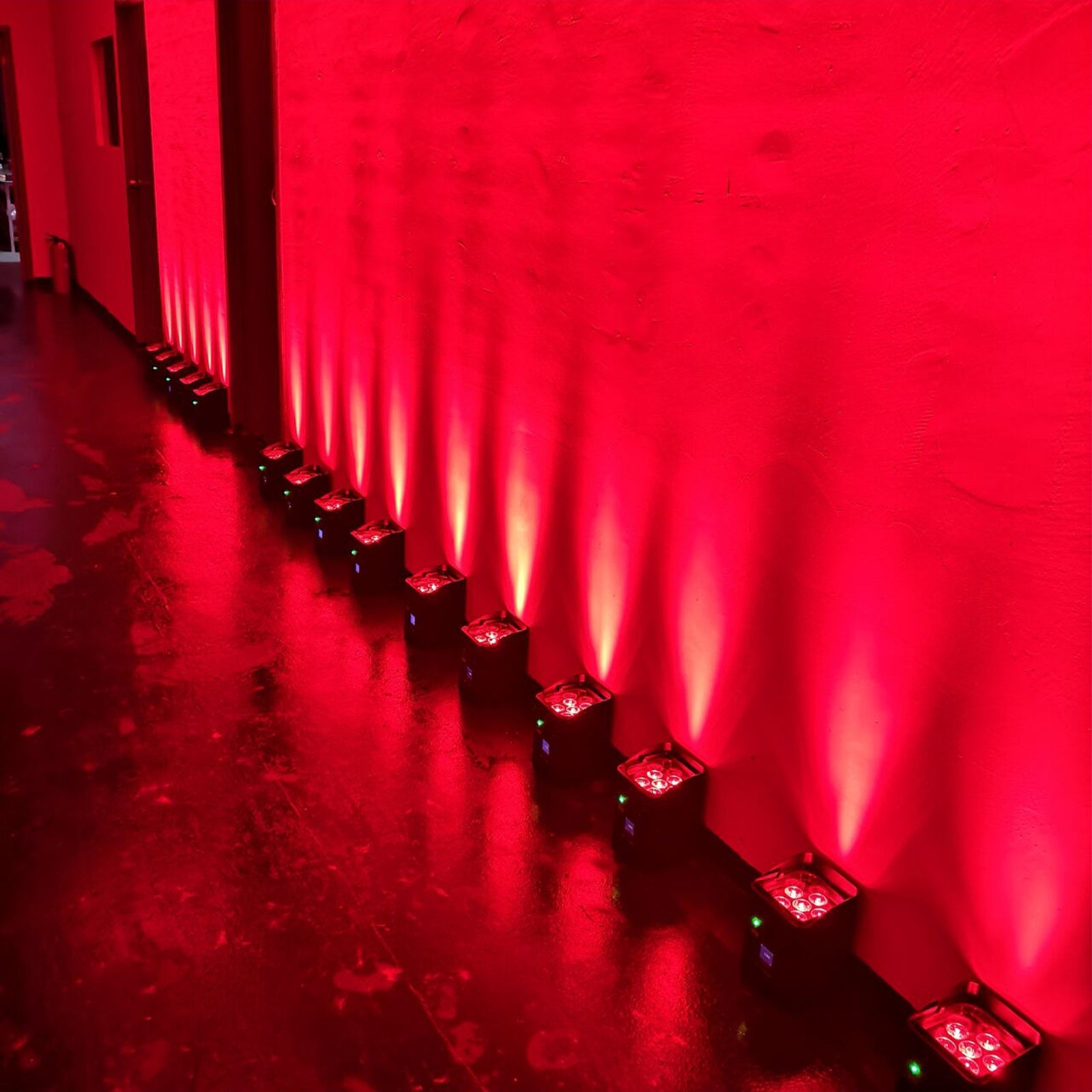 SurgeFX SF-BP618 Wireless Battery-Powered 6 LED Uplight