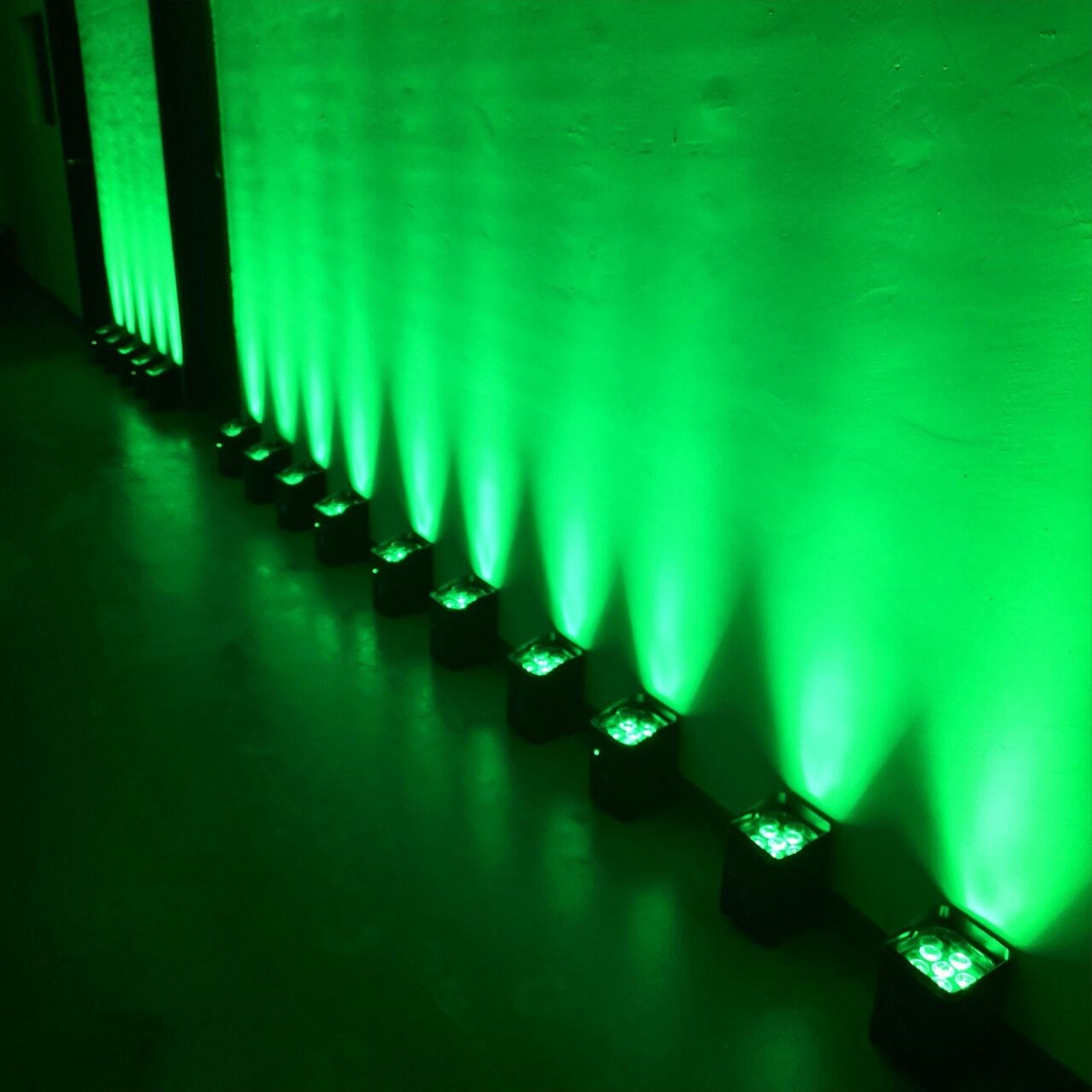 SurgeFX SF-BP618 Wireless Battery-Powered 6 LED Uplight